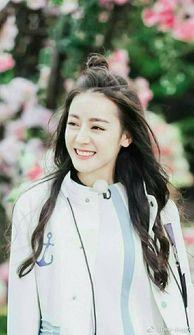 娱乐吃瓜君迪丽热巴吴磊,甜蜜互动引粉丝热议