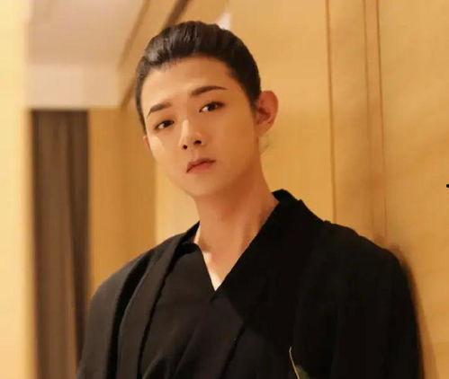 娱乐圈吃瓜三件套,揭秘明星幕后真相，揭秘恋情、绯闻、丑闻！